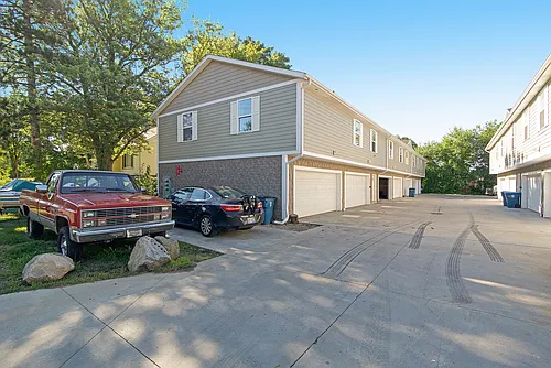 2629 Redwood Ave Photo 1