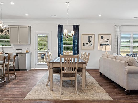 5th image of 70 Sanie Cove Ln