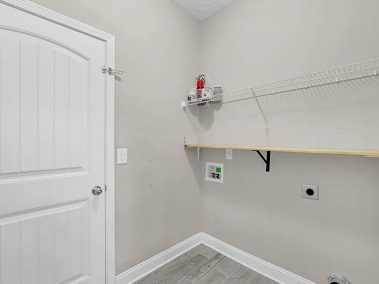 987 Promenade Dr — Photo 14