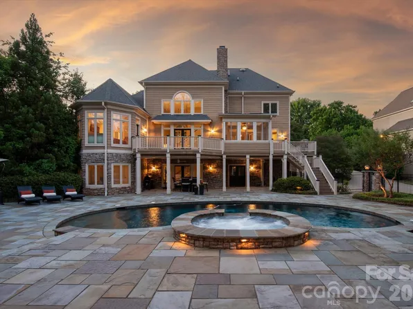 12509 Pine Valley Club Dr, Charlotte, NC 28277
