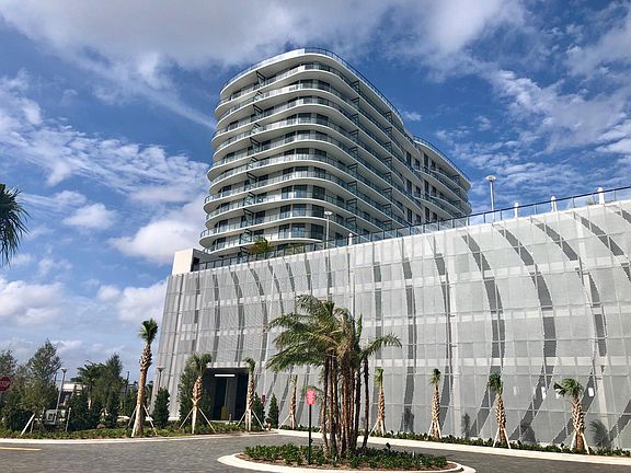 2nd image of 15000 Biscayne Blvd #1112