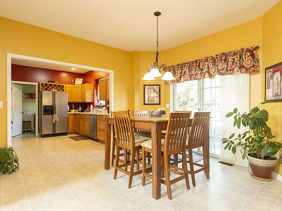 3rd image of 518 Shepherds Cove Dr