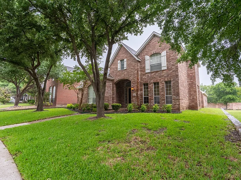 3731 Charter Dr — Photo 3