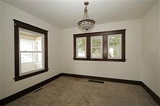 5th image of 200 Wood St N
