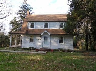 9040 Stevens Ln, Lanham, MD 20706