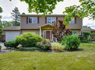 28 Ruth Ellen Rd, Holliston, MA 01746
