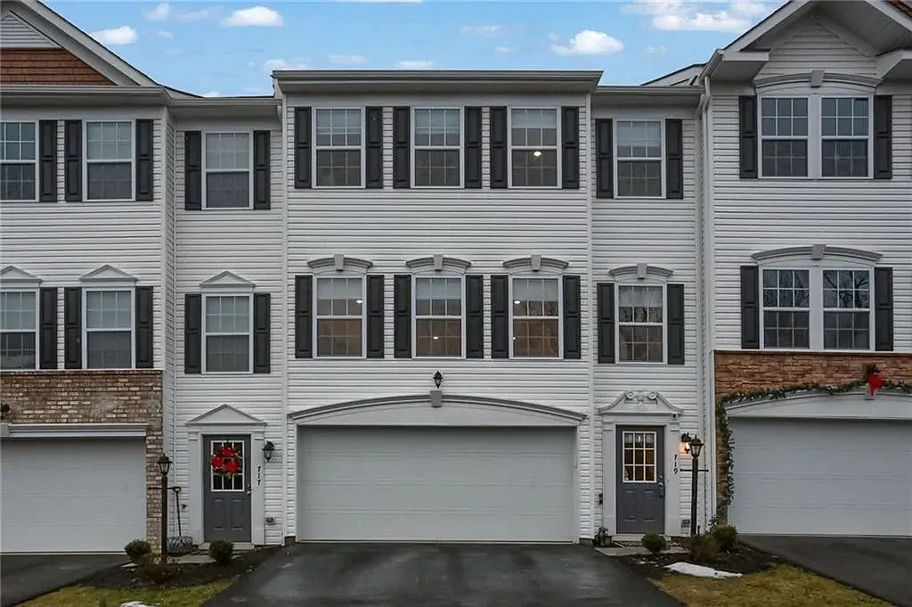 3 bed, 2043 sqft, $2,500 — Photo 2