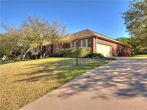 2nd image of 214 Clubhouse Dr