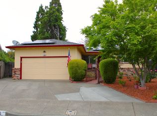 916 Renee Ct, Santa Rosa, CA 95401