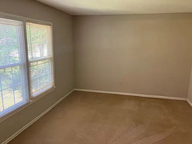 1506 Burwick Rd — Photo 3
