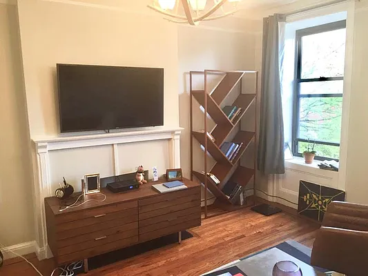 Rented by Victor Barbenes, LREB | media 3