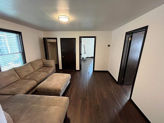 5th image of 409 6th St SE #1