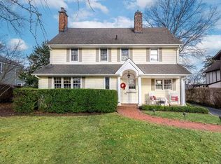 79 Magnolia Ave, Garden City, NY 11530
