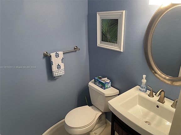 5th image of 2271 NE 68th St APT 2007