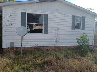 17860 Lees Mill Rd, Laurinburg, NC 28352