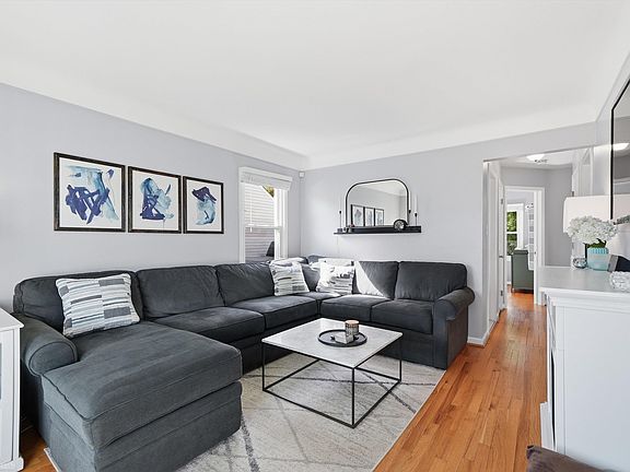4th image of 643 Hudson Ave