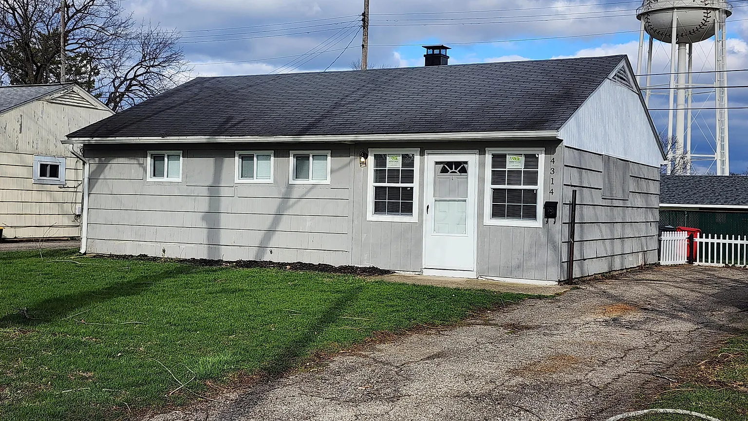 4314 Robin St photo 1