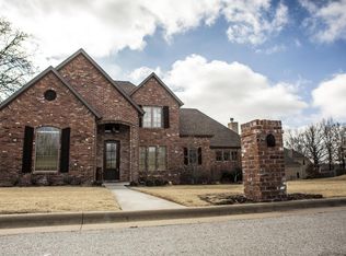 2512 Summit Dr, Joplin, MO 64801