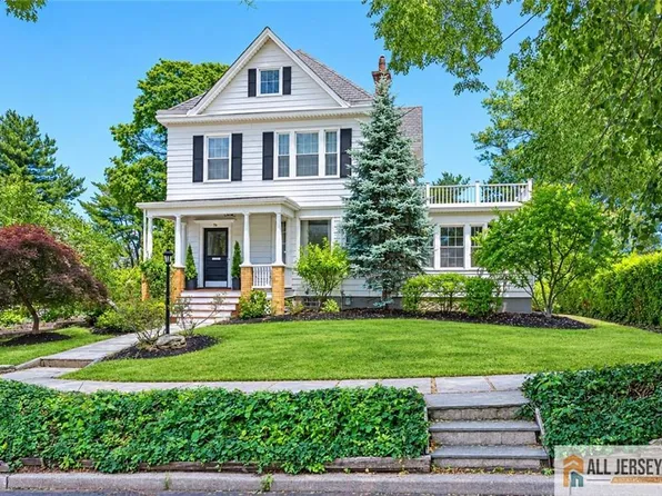 76 Spring St, Metuchen, NJ 08840