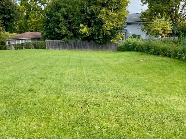 18606 W Deerpath Rd, Grayslake, IL 60030