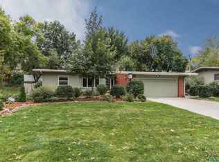 2913 W Oak St, Sioux Falls, SD 57105