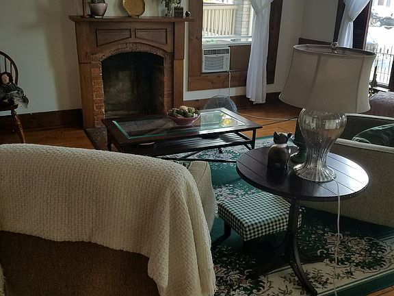3rd image of 18 E Dayton St