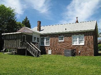 2nd image of 212 E Laurel Ave