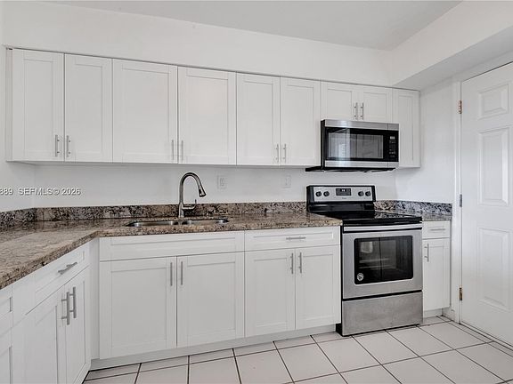3rd image of 1140 NE 191st St #24