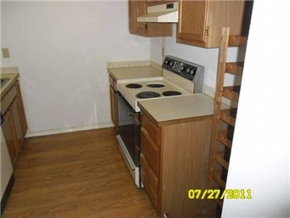 4th image of 22810 30th Ave S #204