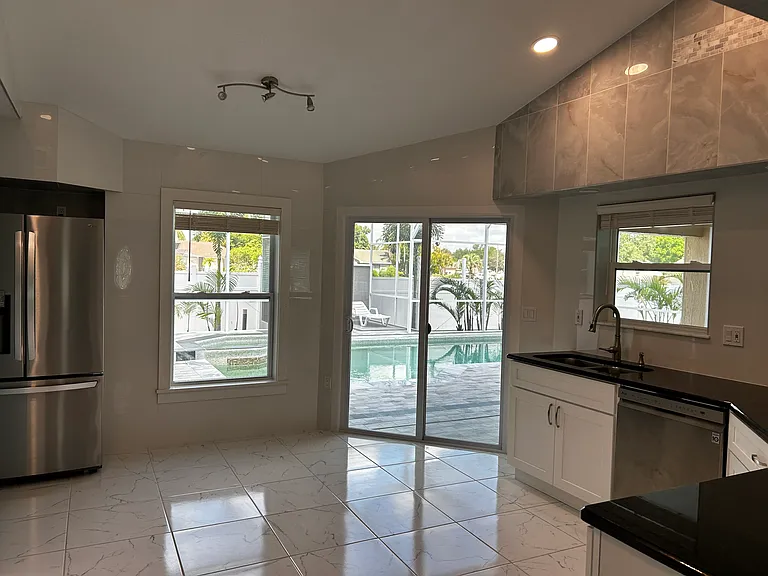548 Loma Bonita Dr — Photo 7