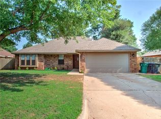 10425 NW 41st St, Yukon, OK 73099
