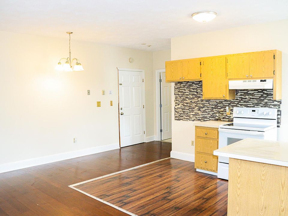 1st image of 393 Washington St APT 6