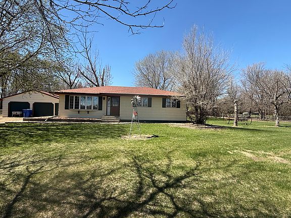 2nd image of 1601 N Gale Rd