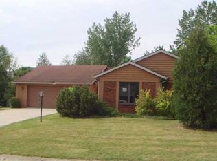 203 Hillside Ave, Roanoke, IN
