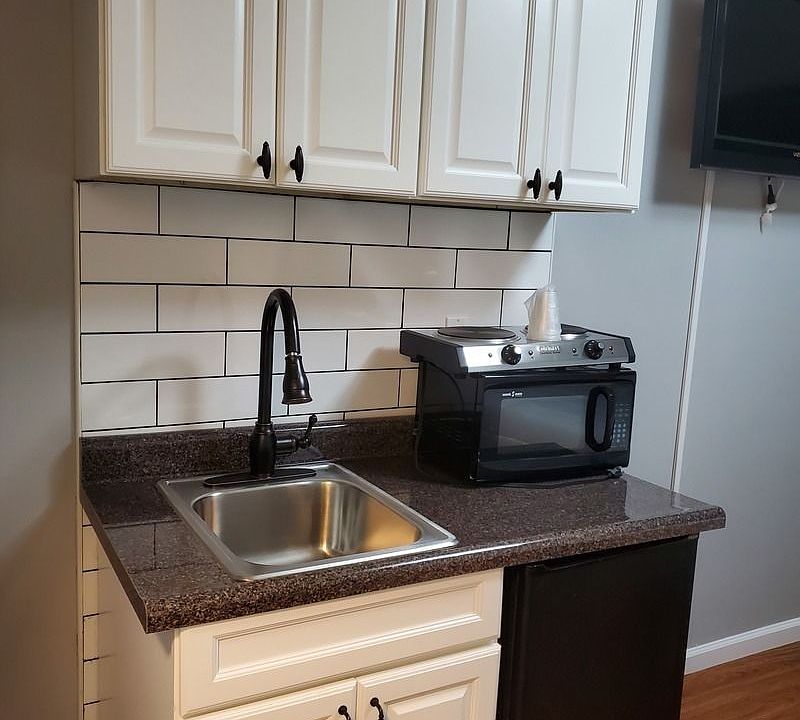 2nd image of 308 W 94th St #136