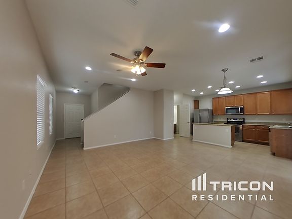 3rd image of 8140 W Palo Verde Ave