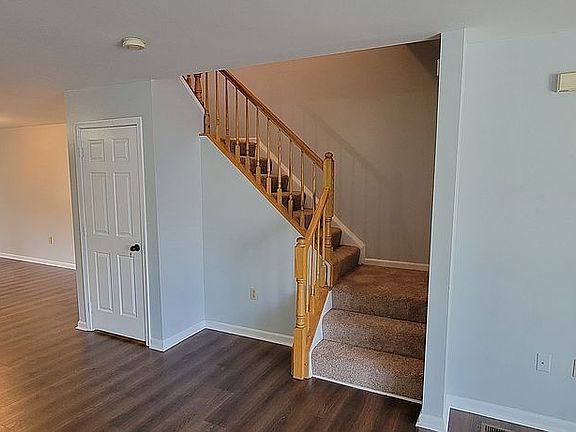 5th image of 305 Twin Brook Ln
