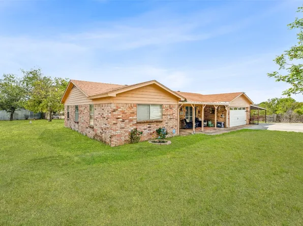 892 Highland Cir, Springtown, TX 76082