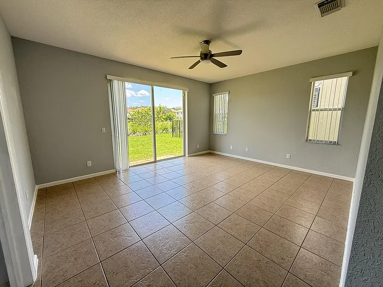 9084 Silver Glen Way — Photo 13