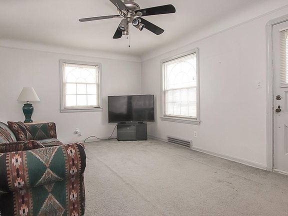 3rd image of 4346 W 229th St