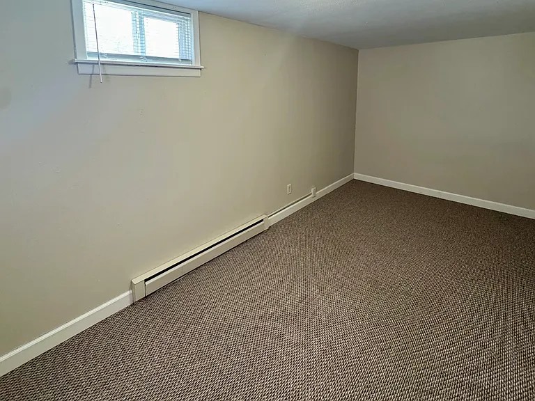 404 Anamosa St — Photo 14