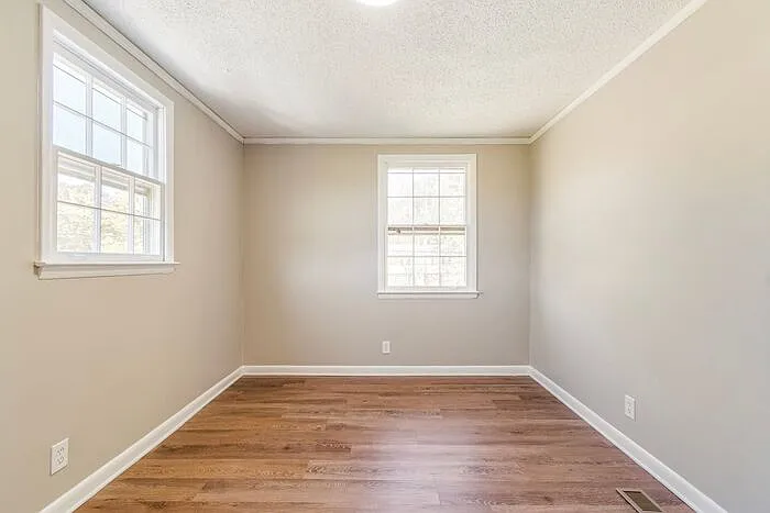 743 McPherson Dr — Photo 19