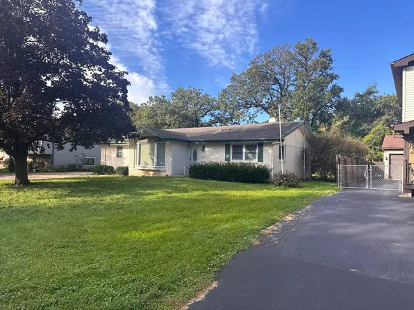 424 Northgate Rd, Lindenhurst, IL 60046
