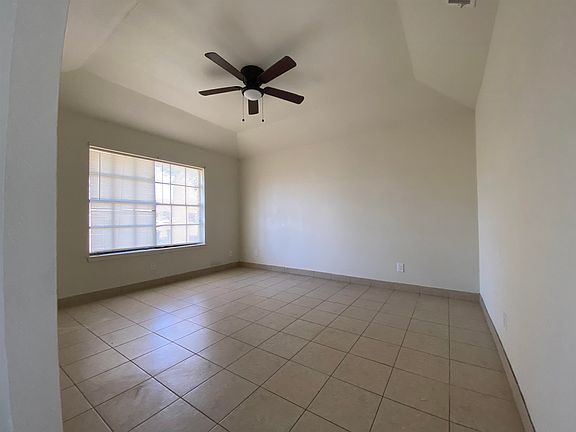 3rd image of 110 Abbeville Dr