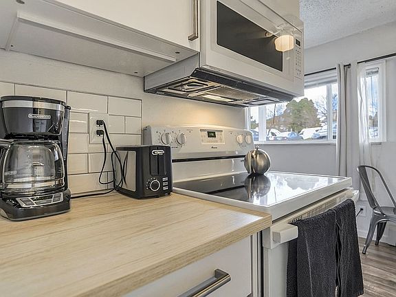 5th image of 5042 El Camino Dr APT 86