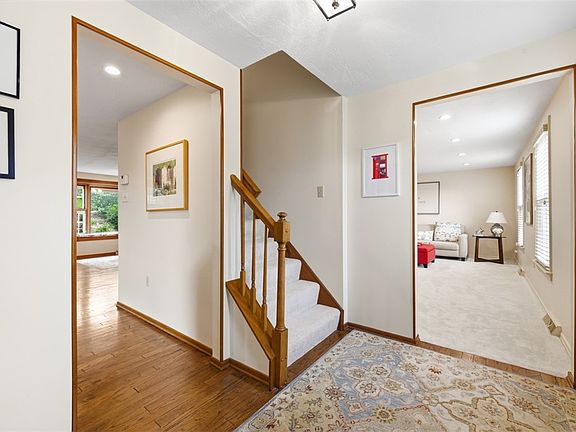 2nd image of 10062 Oakridge Dr