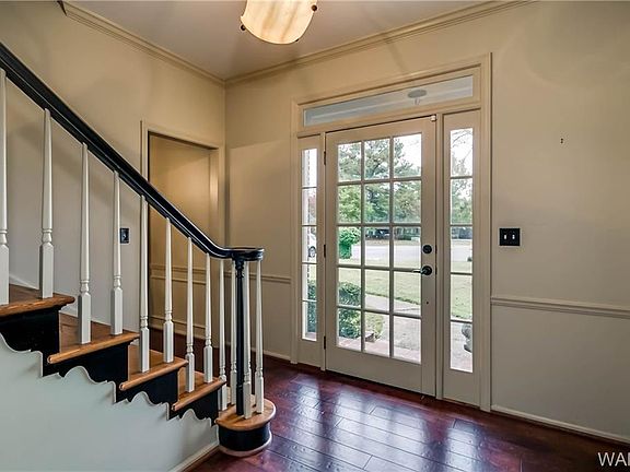4th image of 2928 Manchester Cir