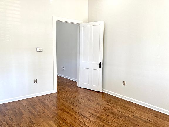 2nd image of 707 Milan St