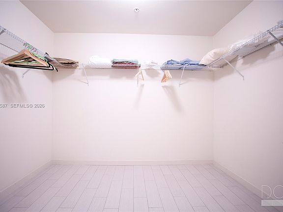 4th image of 999 SW 1st Ave APT 2915