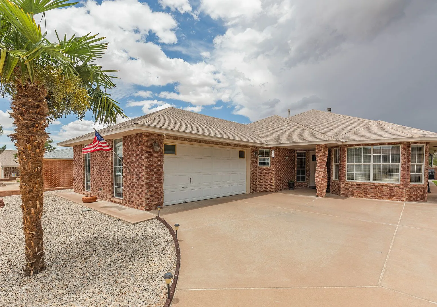 3 bed 2 bath beautiful home! — Photo 3